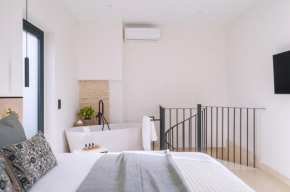 Luxurious Duplex 2Bd 2Bth over Casa Pilatos